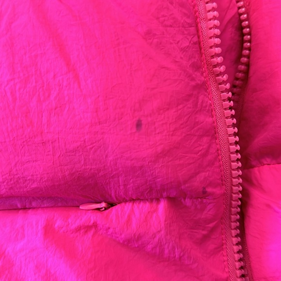*last chance* Amazon | Women’s cropped, puffer, hot pink vest - Picture 16 of 16